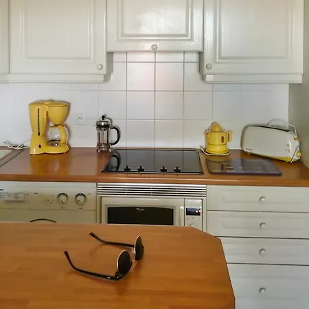 Apartment Comfortable, 1-bedroom With A Furnished Terrace And Sea View Arcachon